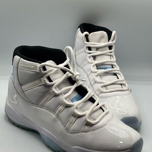 Jordan Athletic Shoes White and Light Blue